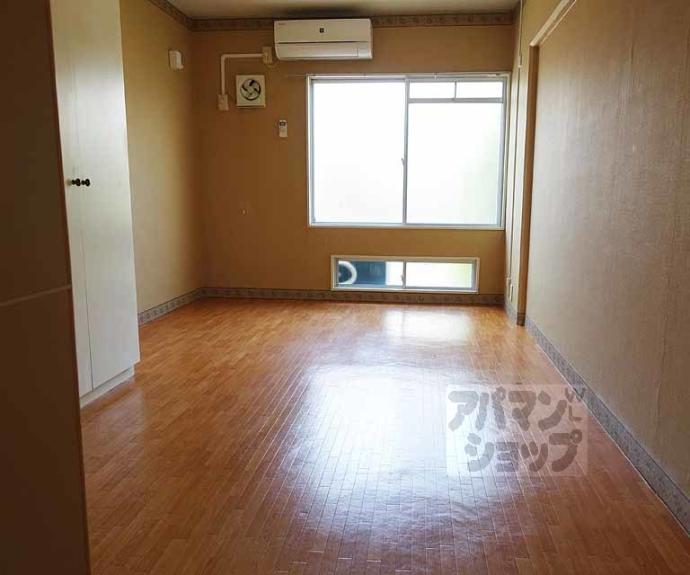 【Ｄｏｏｒ＇ｓ　ＤｅＤｅ　Ｏｎｅ　（旧：嵯峨スチューデントハウス）】間取