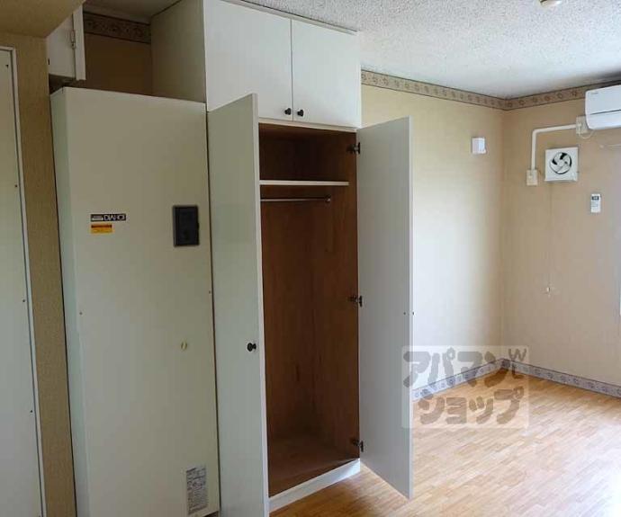 【Ｄｏｏｒ＇ｓ　ＤｅＤｅ　Ｏｎｅ　（旧：嵯峨スチューデントハウス）】間取