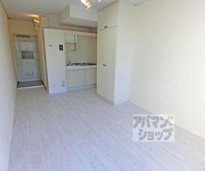 【Ｄｏｏｒ＇ｓ　ＤｅＤｅ　Ｏｎｅ　（旧：嵯峨スチューデントハウス）】間取