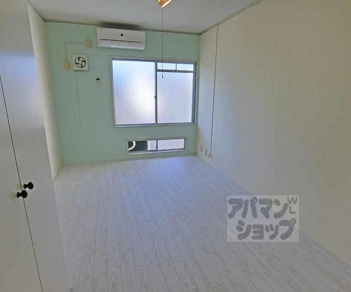 【Ｄｏｏｒ＇ｓ　ＤｅＤｅ　Ｏｎｅ　（旧：嵯峨スチューデントハウス）】間取