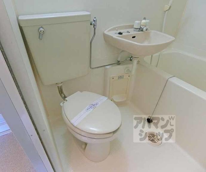 【Ｄｏｏｒ＇ｓ　ＤｅＤｅ　Ｏｎｅ　（旧：嵯峨スチューデントハウス）】間取