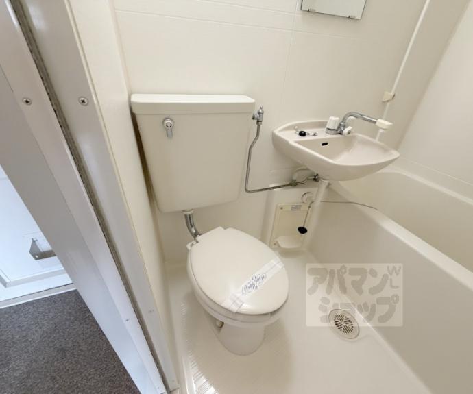 【Ｄｏｏｒ＇ｓ　ＤｅＤｅ　Ｏｎｅ　（旧：嵯峨スチューデントハウス）】間取