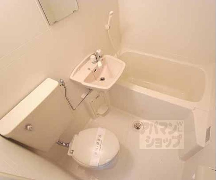 【Ｄｏｏｒ＇ｓ　ＤｅＤｅ　Ｏｎｅ　（旧：嵯峨スチューデントハウス）】間取