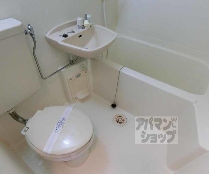 【Ｄｏｏｒ＇ｓ　ＤｅＤｅ　Ｏｎｅ　（旧：嵯峨スチューデントハウス）】間取