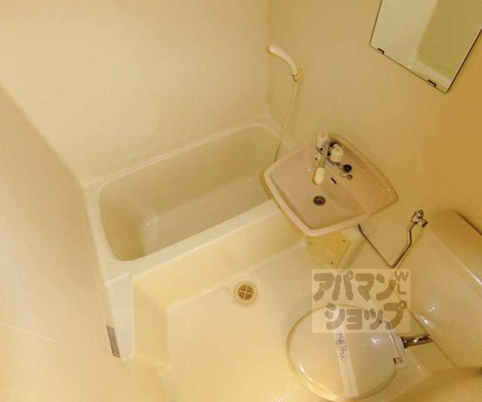 【Ｄｏｏｒ＇ｓ　ＤｅＤｅ　Ｏｎｅ　（旧：嵯峨スチューデントハウス）】間取