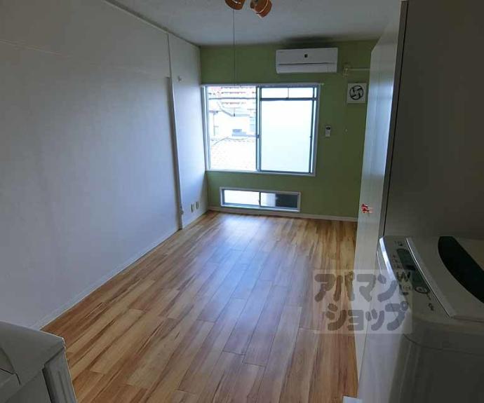 【Ｄｏｏｒ＇ｓ　ＤｅＤｅ　Ｏｎｅ　（旧：嵯峨スチューデントハウス）】間取