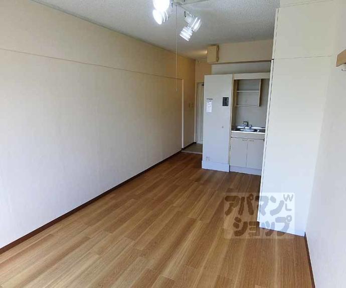 【Ｄｏｏｒ＇ｓ　ＤｅＤｅ　Ｏｎｅ　（旧：嵯峨スチューデントハウス）】間取