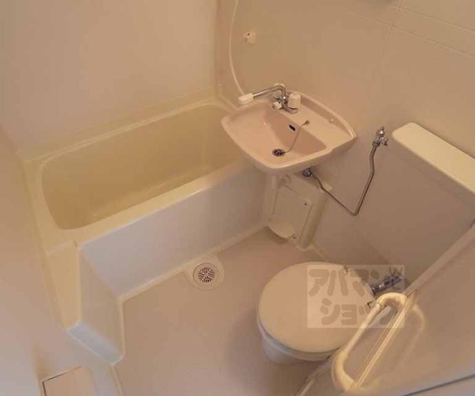 【Ｄｏｏｒ＇ｓ　ＤｅＤｅ　Ｏｎｅ　（旧：嵯峨スチューデントハウス）】間取