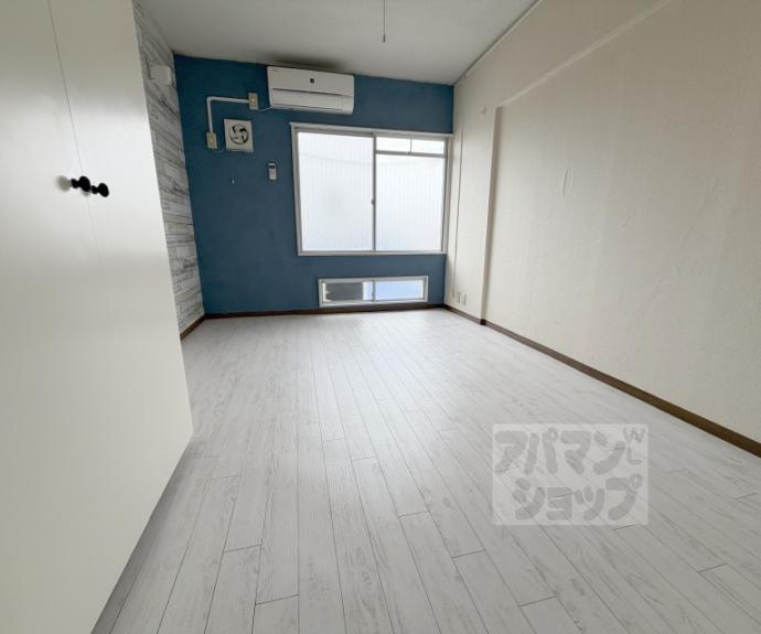 【Ｄｏｏｒ＇ｓ　ＤｅＤｅ　Ｏｎｅ　（旧：嵯峨スチューデントハウス）】間取