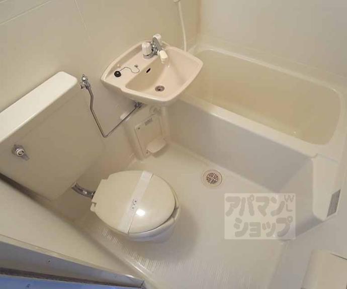 【Ｄｏｏｒ＇ｓ　ＤｅＤｅ　Ｏｎｅ　（旧：嵯峨スチューデントハウス）】間取