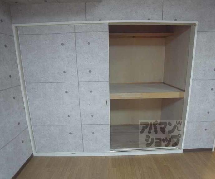 【Ｄｏｏｒ＇ｓ　ＤｅＤｅ　Ｏｎｅ　（旧：嵯峨スチューデントハウス）】間取