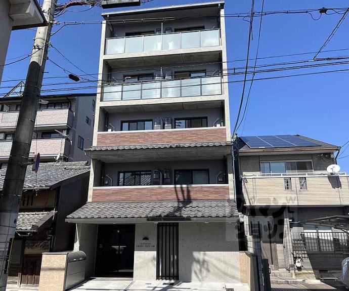 【Ｄ．Ｃｌａｒｅｓｔ　ＣＲＥＳＴ　ＴＡＰＰ　二条】間取