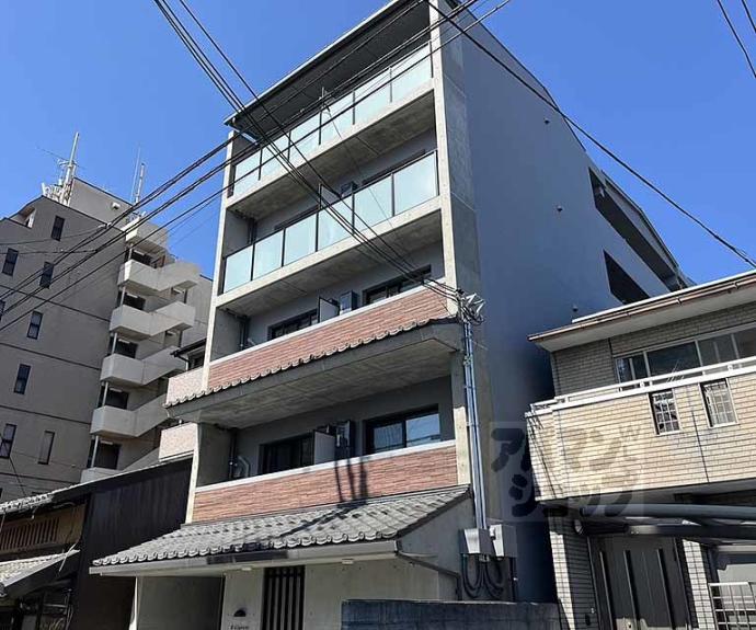 【Ｄ．Ｃｌａｒｅｓｔ　ＣＲＥＳＴ　ＴＡＰＰ　二条】間取