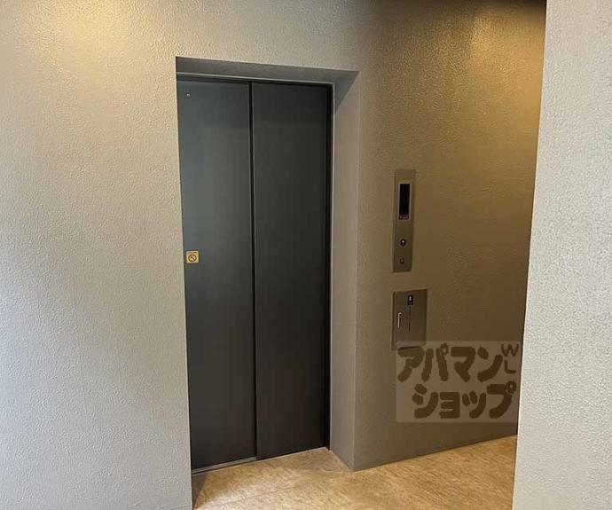 【Ｄ．Ｃｌａｒｅｓｔ　ＣＲＥＳＴ　ＴＡＰＰ　二条】間取