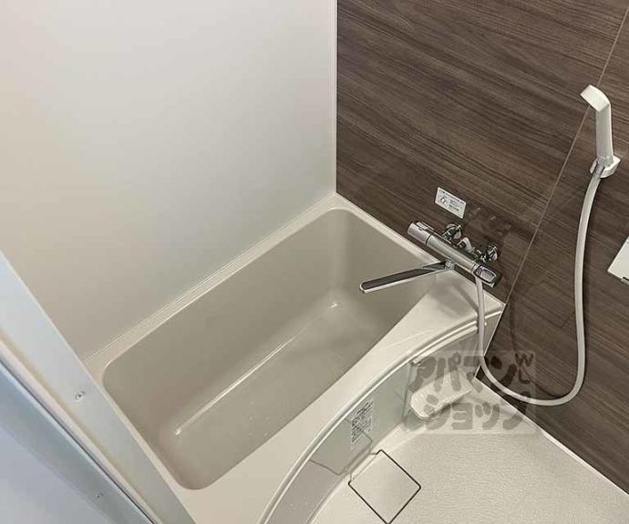 【Ｄ．Ｃｌａｒｅｓｔ　ＣＲＥＳＴ　ＴＡＰＰ　二条】間取