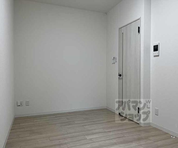 【Ｄ．Ｃｌａｒｅｓｔ　ＣＲＥＳＴ　ＴＡＰＰ　二条】間取