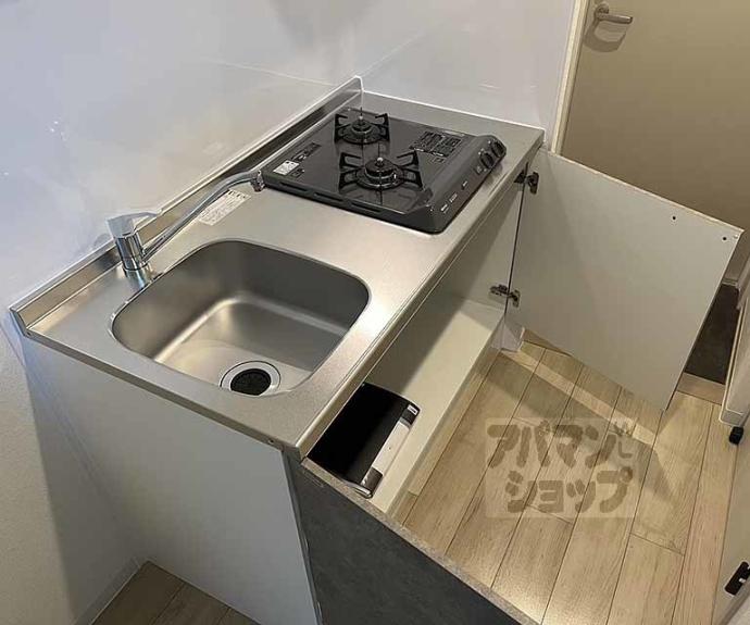 【Ｄ．Ｃｌａｒｅｓｔ　ＣＲＥＳＴ　ＴＡＰＰ　二条】間取