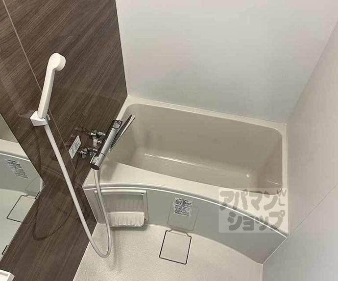 【Ｄ．Ｃｌａｒｅｓｔ　ＣＲＥＳＴ　ＴＡＰＰ　二条】間取