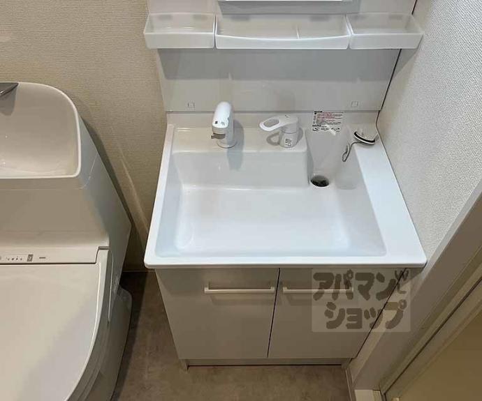 【Ｄ．Ｃｌａｒｅｓｔ　ＣＲＥＳＴ　ＴＡＰＰ　二条】間取