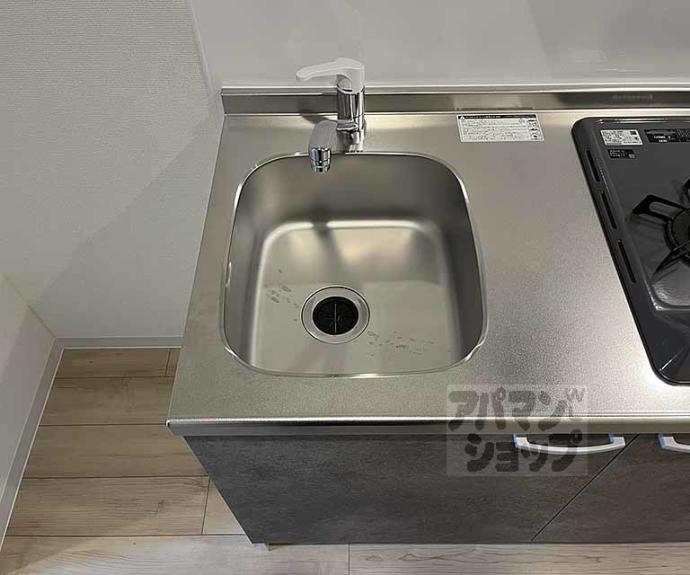 【Ｄ．Ｃｌａｒｅｓｔ　ＣＲＥＳＴ　ＴＡＰＰ　二条】間取