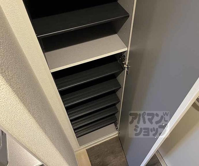 【Ｄ．Ｃｌａｒｅｓｔ　ＣＲＥＳＴ　ＴＡＰＰ　二条】間取