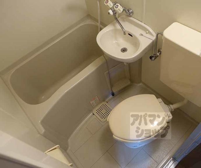 【コテージ鹿王】間取