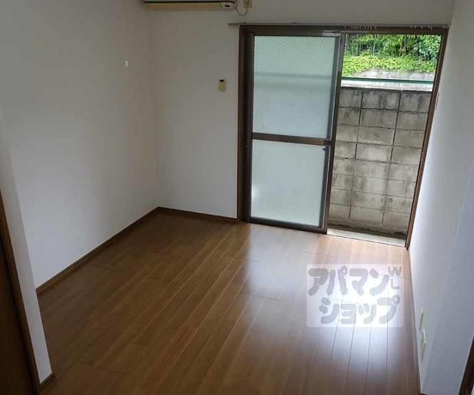 【コテージ鹿王】間取