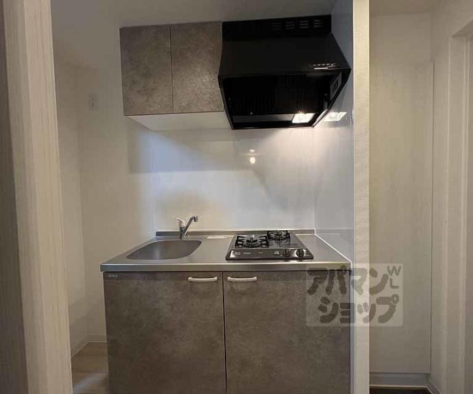 【Ｄ．Ｃｌａｒｅｓｔ　ＣＲＥＳＴ　ＴＡＰＰ　二条】間取