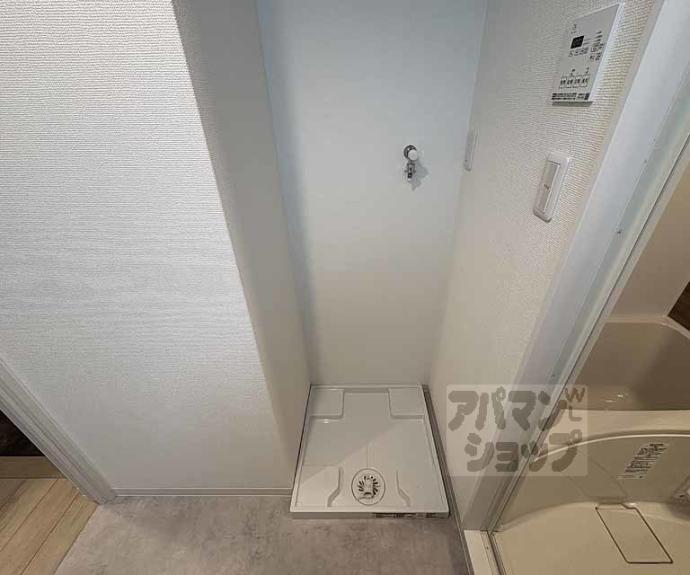 【Ｄ．Ｃｌａｒｅｓｔ　ＣＲＥＳＴ　ＴＡＰＰ　二条】間取