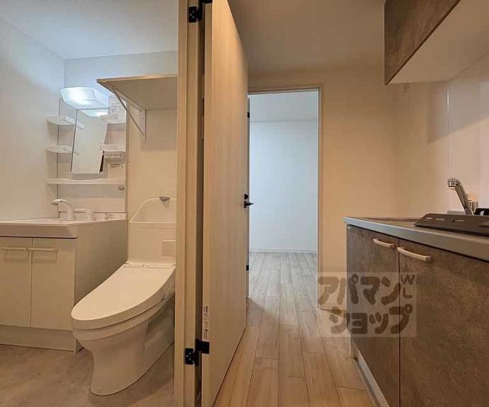 【Ｄ．Ｃｌａｒｅｓｔ　ＣＲＥＳＴ　ＴＡＰＰ　二条】間取