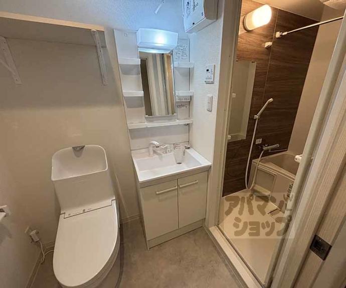 【Ｄ．Ｃｌａｒｅｓｔ　ＣＲＥＳＴ　ＴＡＰＰ　二条】間取