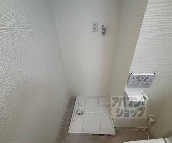 【Ｄ．Ｃｌａｒｅｓｔ　ＣＲＥＳＴ　ＴＡＰＰ　二条】間取