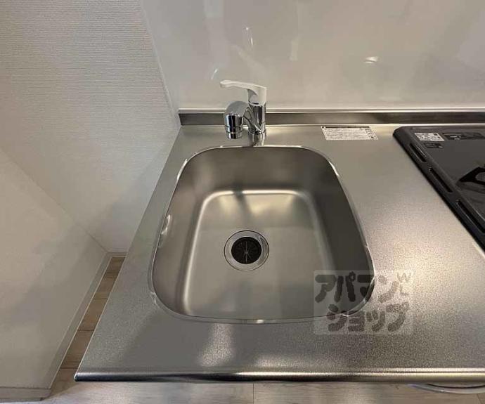 【Ｄ．Ｃｌａｒｅｓｔ　ＣＲＥＳＴ　ＴＡＰＰ　二条】間取