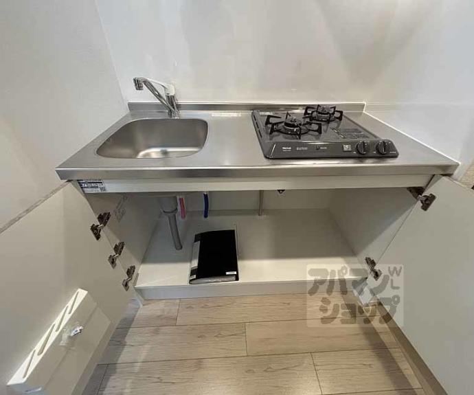 【Ｄ．Ｃｌａｒｅｓｔ　ＣＲＥＳＴ　ＴＡＰＰ　二条】間取