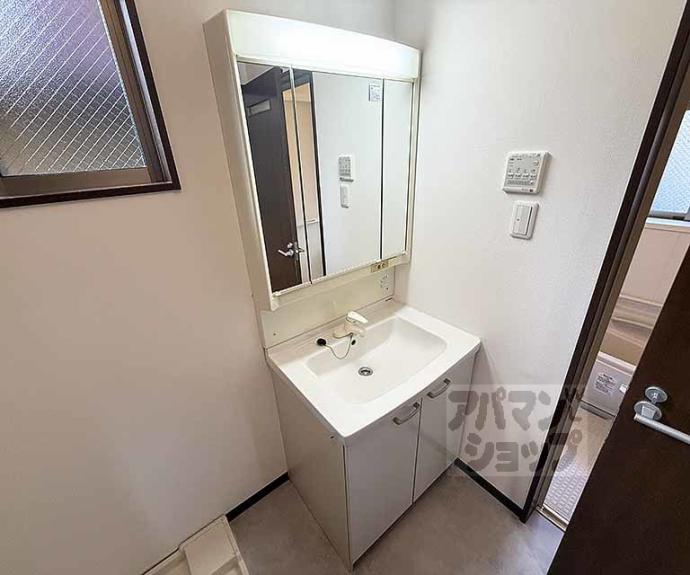 【御陵鴨土町貸家】間取