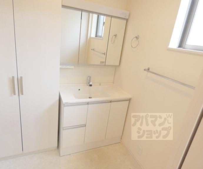 【岩倉忠在地町３５１－８貸家】間取