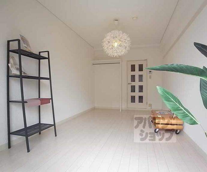 【第１６長栄アーバンハイツ五条】間取