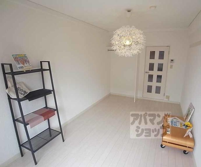 【第１６長栄アーバンハイツ五条】間取