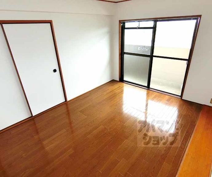 【グランディール嵯峨】