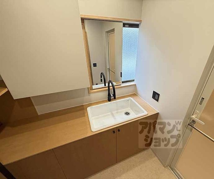 【ＫＡＲＡＳＵＭＡ　ＳＴＥＰｓ】間取