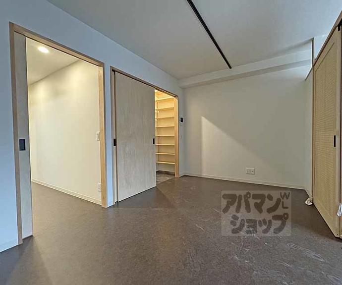 【ＫＡＲＡＳＵＭＡ　ＳＴＥＰｓ】間取