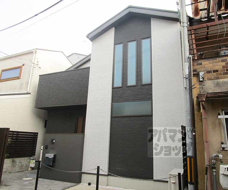 小山下内河原町１０５－６貸家