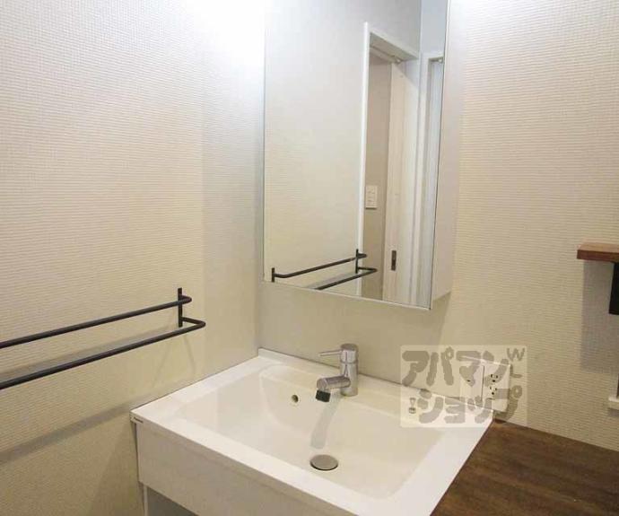 【小山下内河原町１０５－６貸家】間取