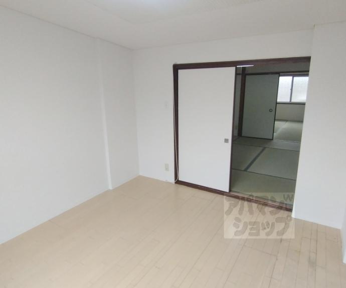 【西野大鳥井町テラスハウス】間取