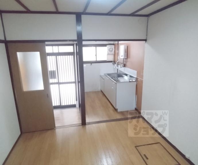 【西野大鳥井町テラスハウス】間取