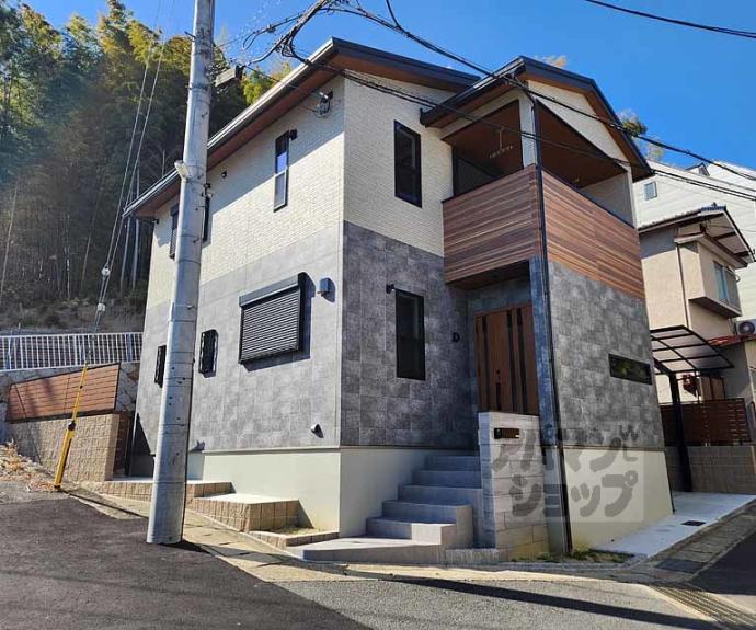 【御陵北山町貸家】