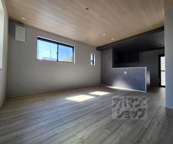 【御陵北山町貸家】