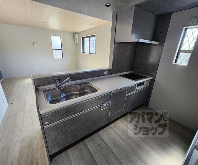 【御陵北山町貸家】