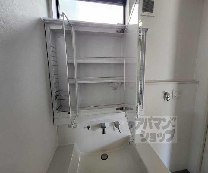 【御陵北山町貸家】