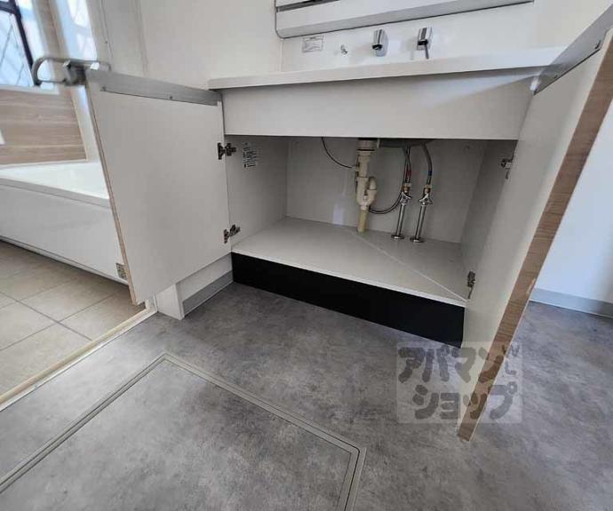 【御陵北山町貸家】